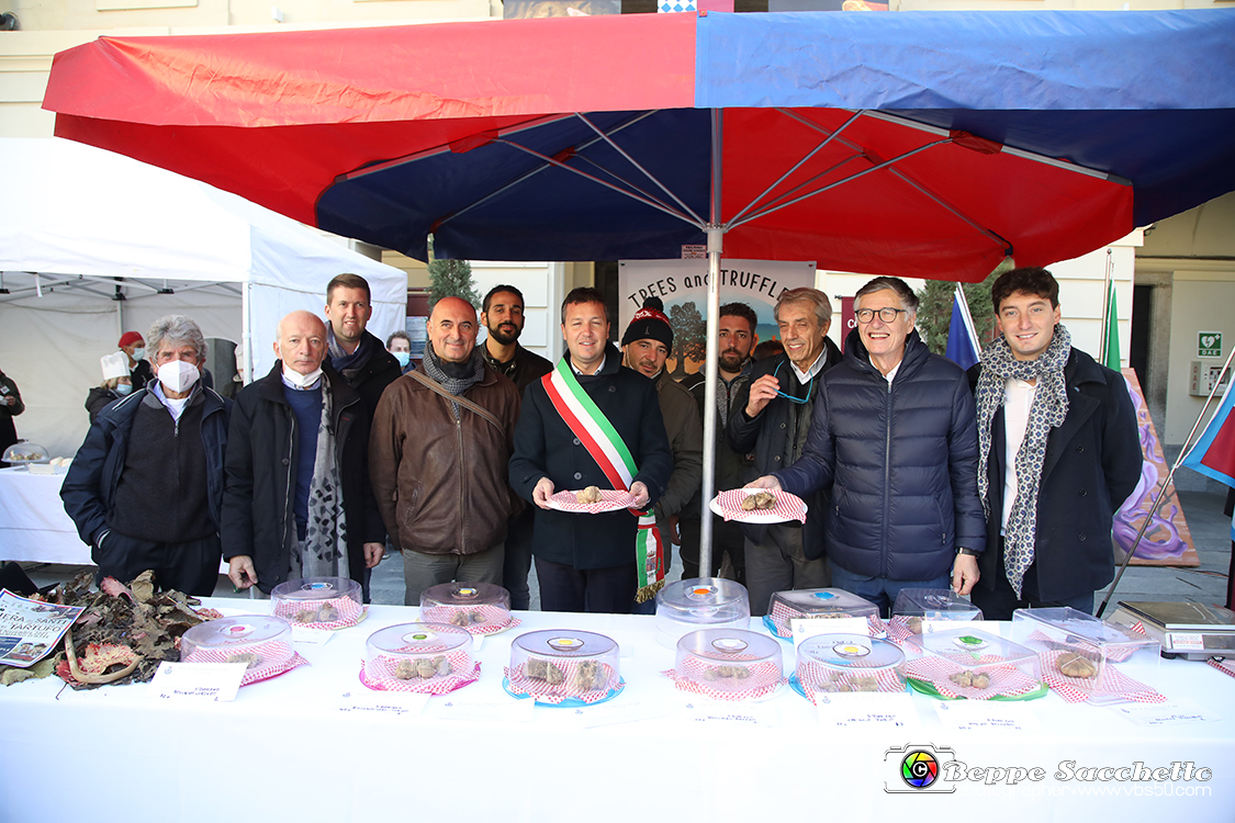 VBS_5933 - 10.ma Fiera Nazionale del Tartufo e Fiera dei Santi.jpg